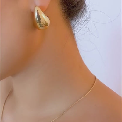 Cardona™ Teardrop Earrings & Necklace Set